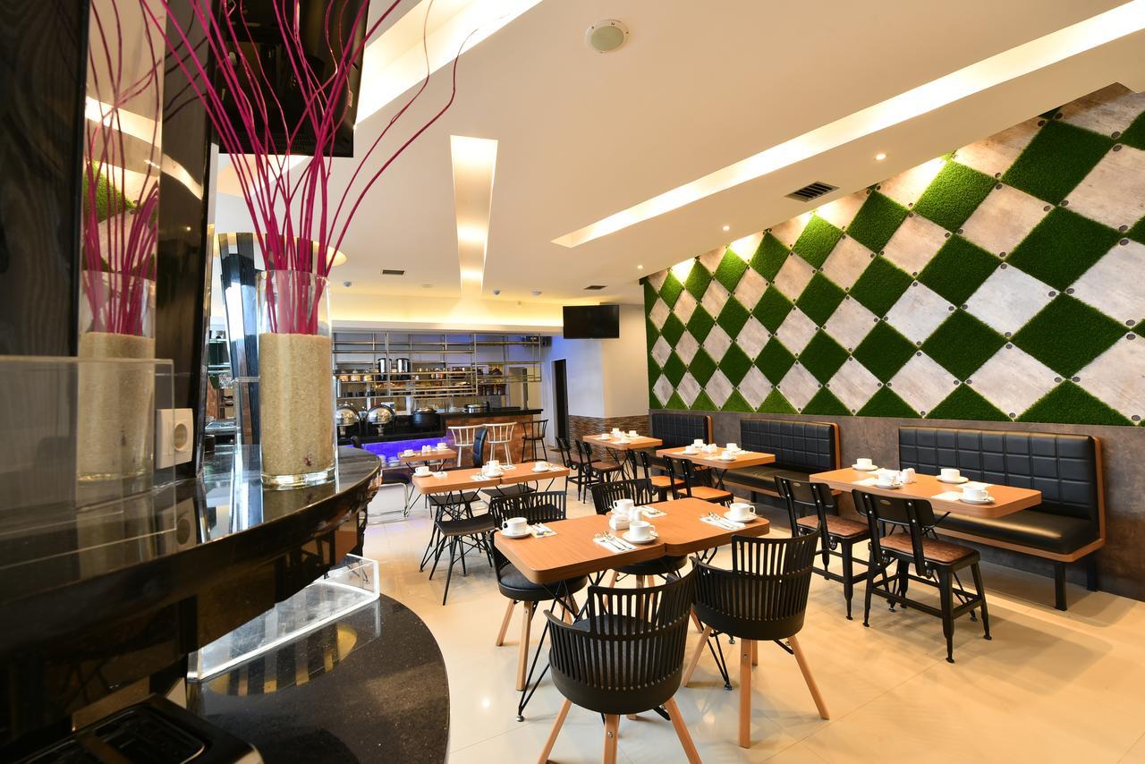 Midtown Xpress Balikpapan Hotel Luaran gambar